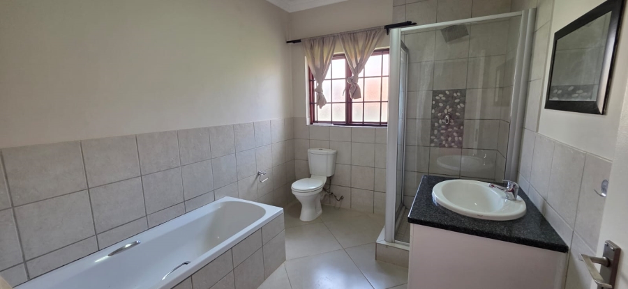 To Let 3 Bedroom Property for Rent in Melodie North West